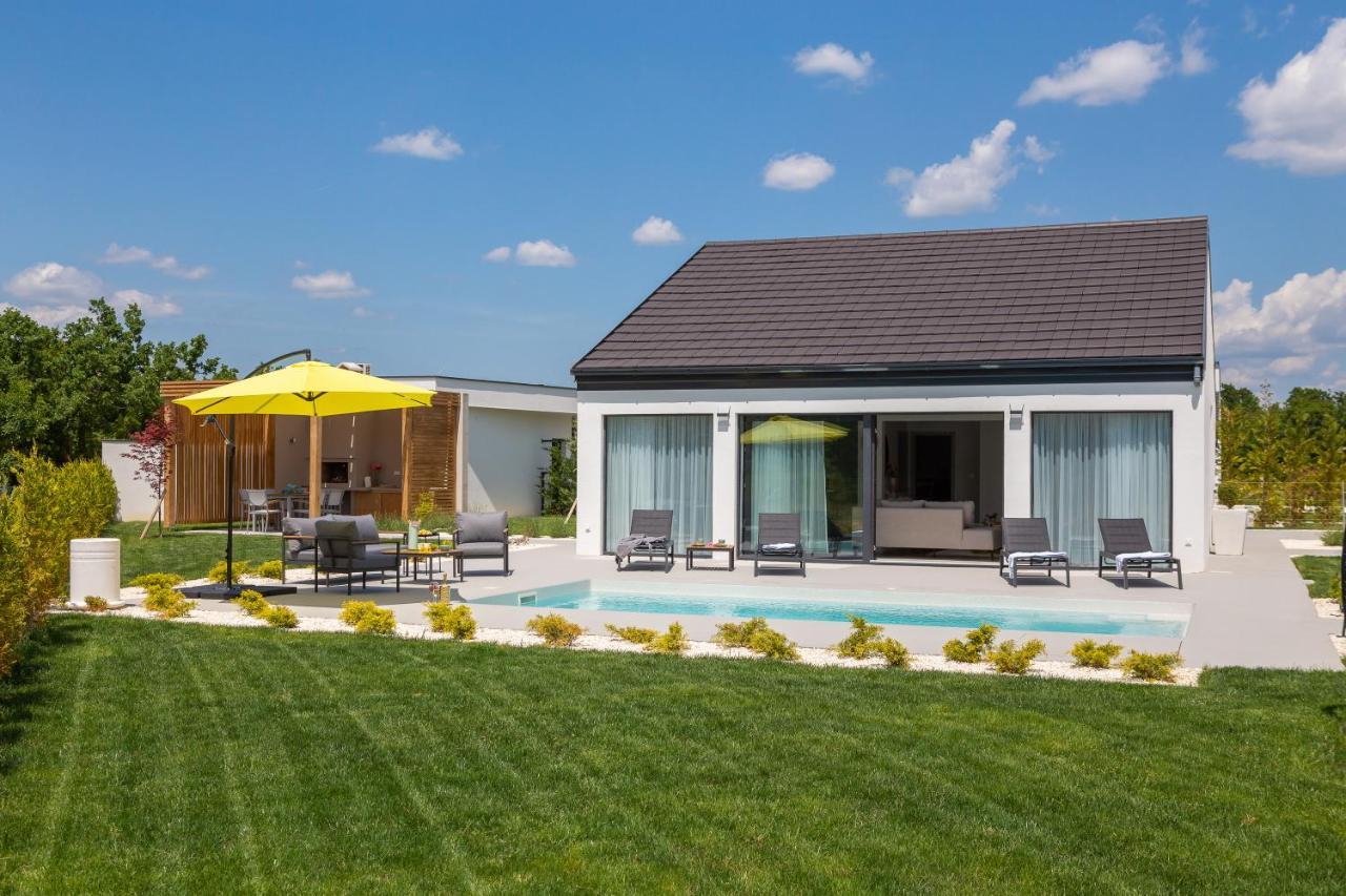 Bandelli Villas Oklaj Exterior photo