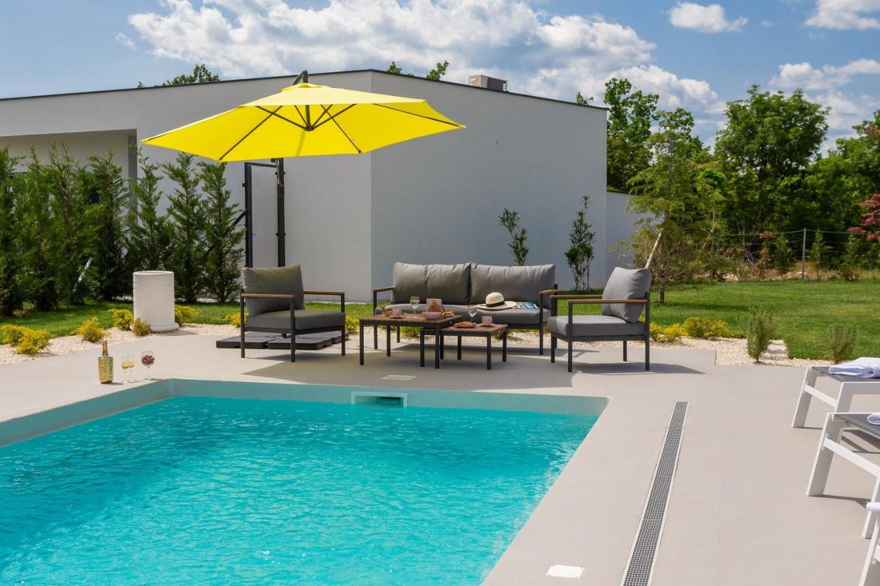Bandelli Villas Oklaj Exterior photo
